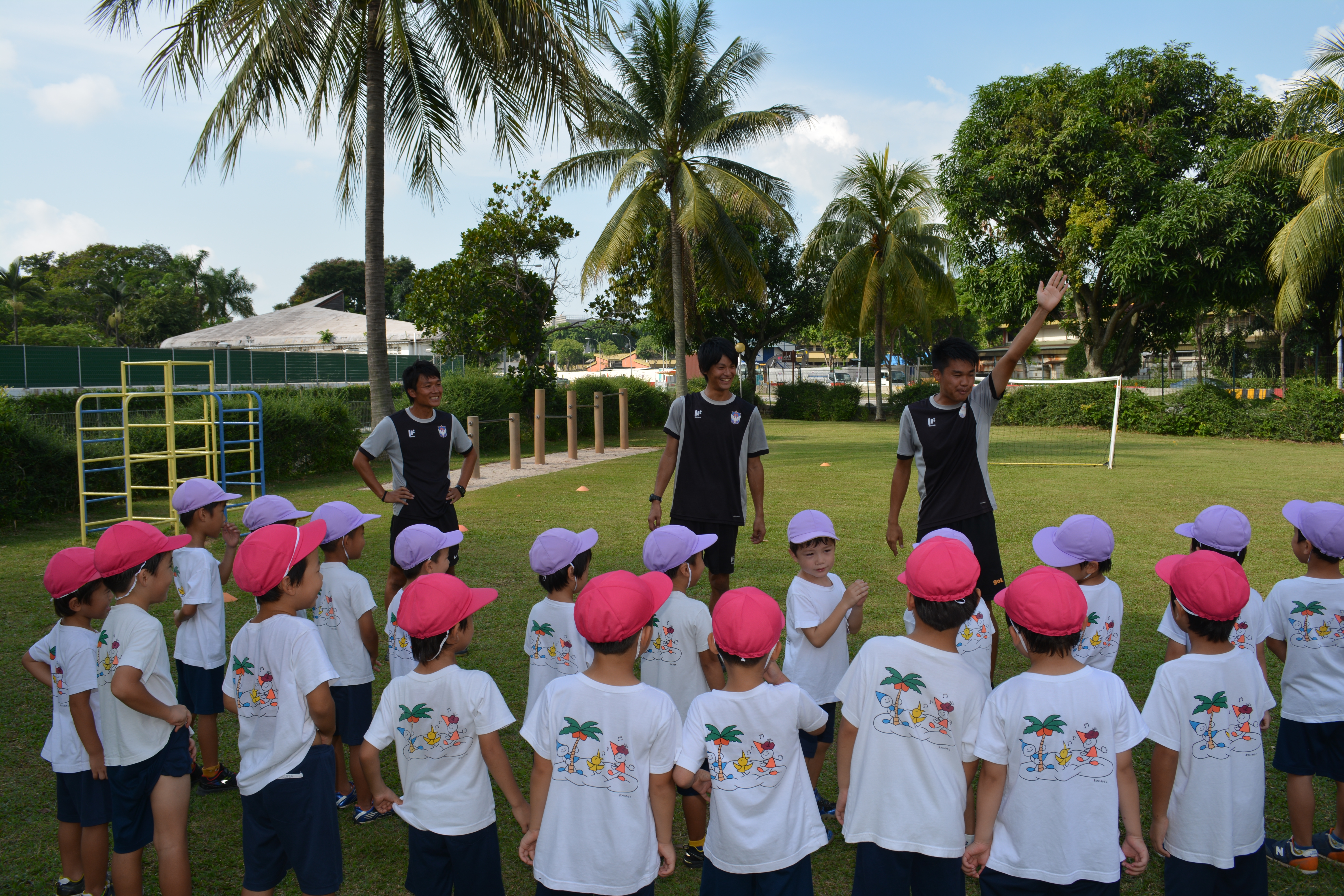 シンガポール日本人幼稚園にてサッカー教室を開催しました